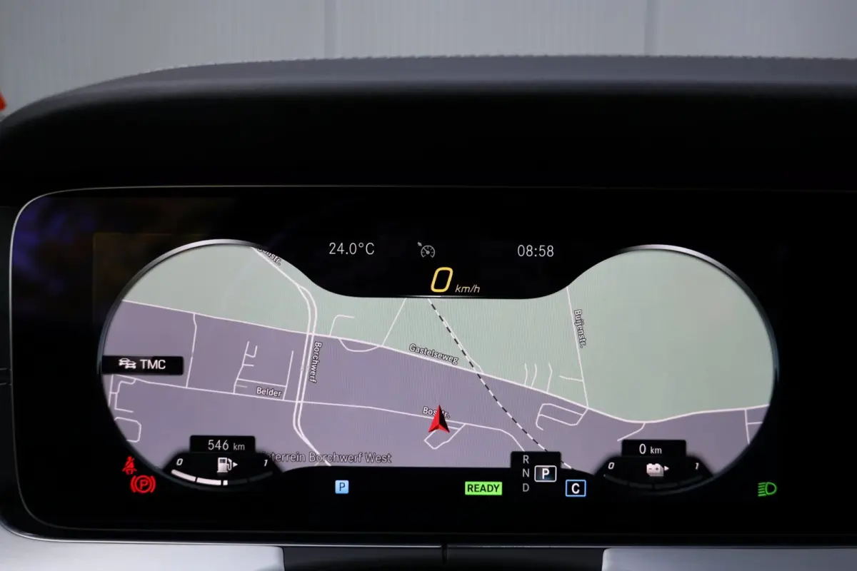 300 e AMG Line | panoramadak | burmester | elek. stoelen | leder | dodehoek detectie | apple carplay