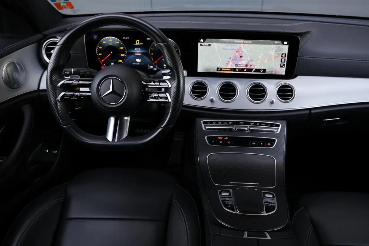 300 e AMG Line | panoramadak | burmester | elek. stoelen | leder | dodehoek detectie | apple carplay