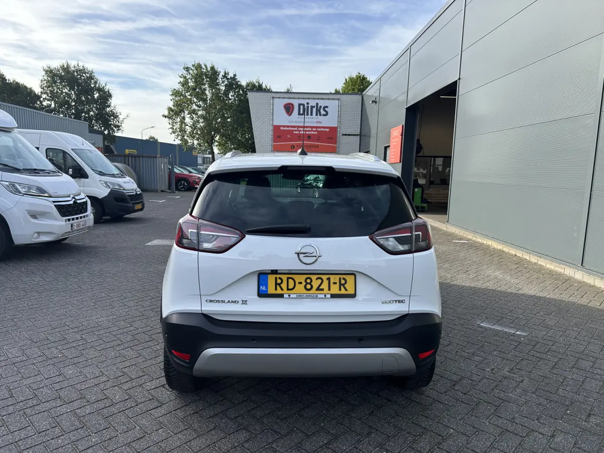 110PK Innovation (Panoramadak - Navigatie - Camera - Automatische Airco - Apple Carplay - Parkeersensoren V+A - Reservewiel)