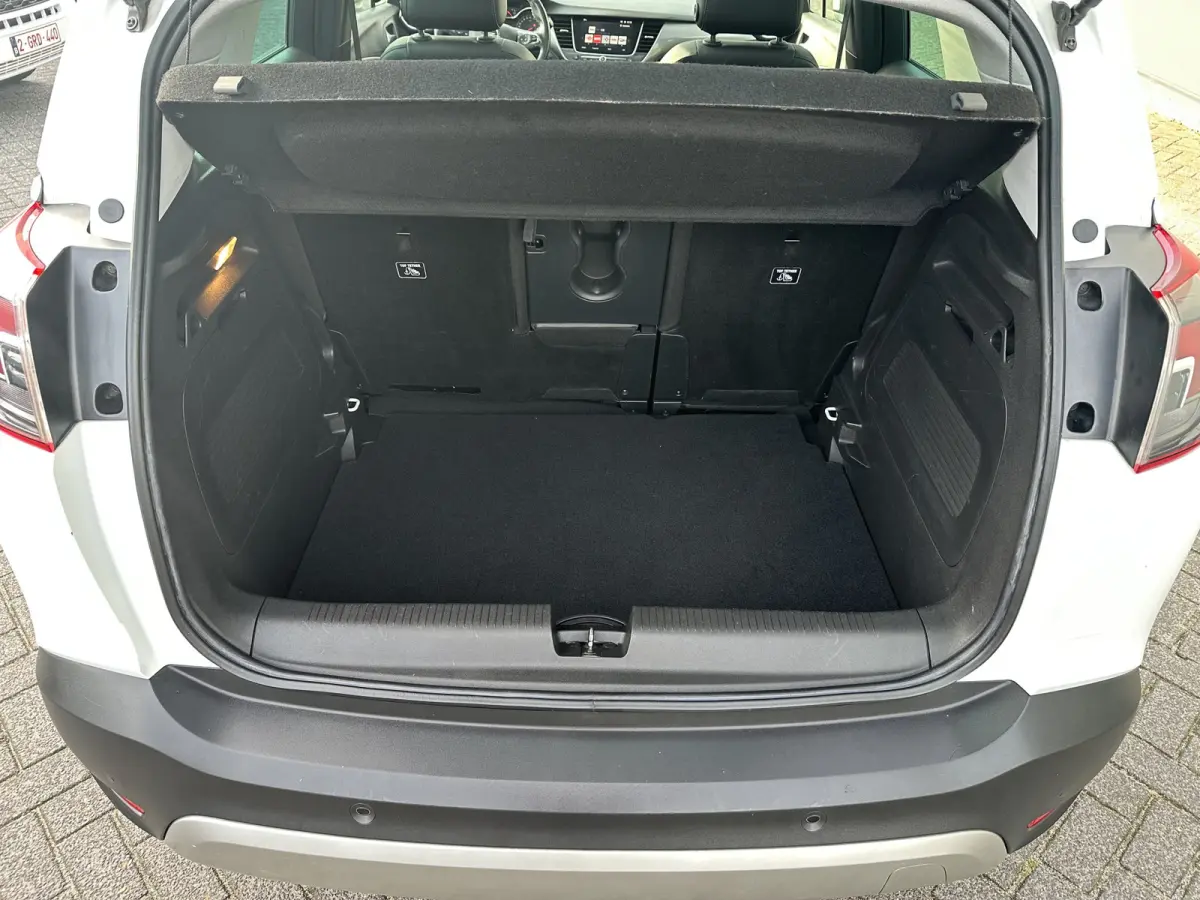 110PK Innovation (Panoramadak - Navigatie - Camera - Automatische Airco - Apple Carplay - Parkeersensoren V+A - Reservewiel)