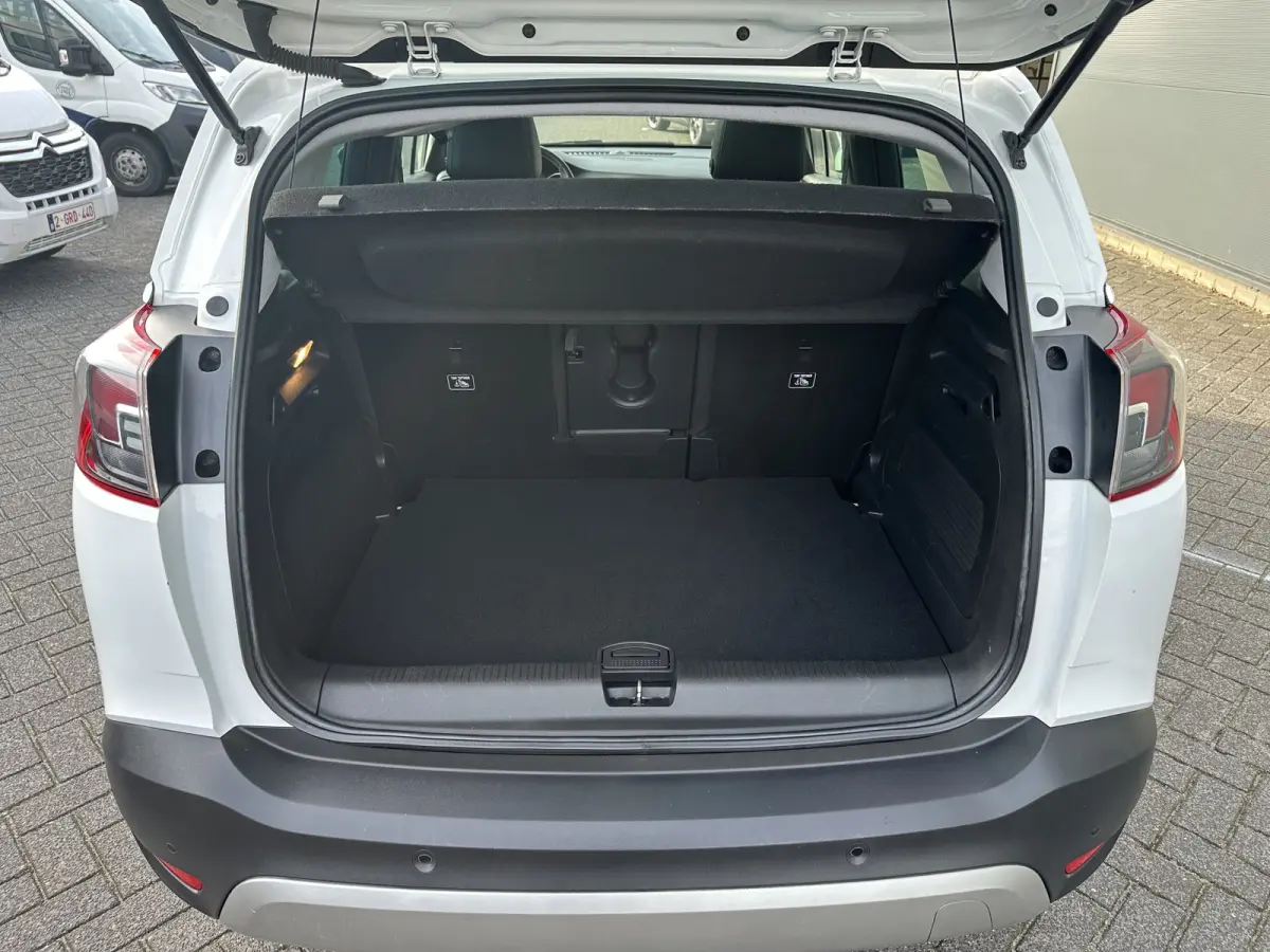 110PK Innovation (Panoramadak - Navigatie - Camera - Automatische Airco - Apple Carplay - Parkeersensoren V+A - Reservewiel)