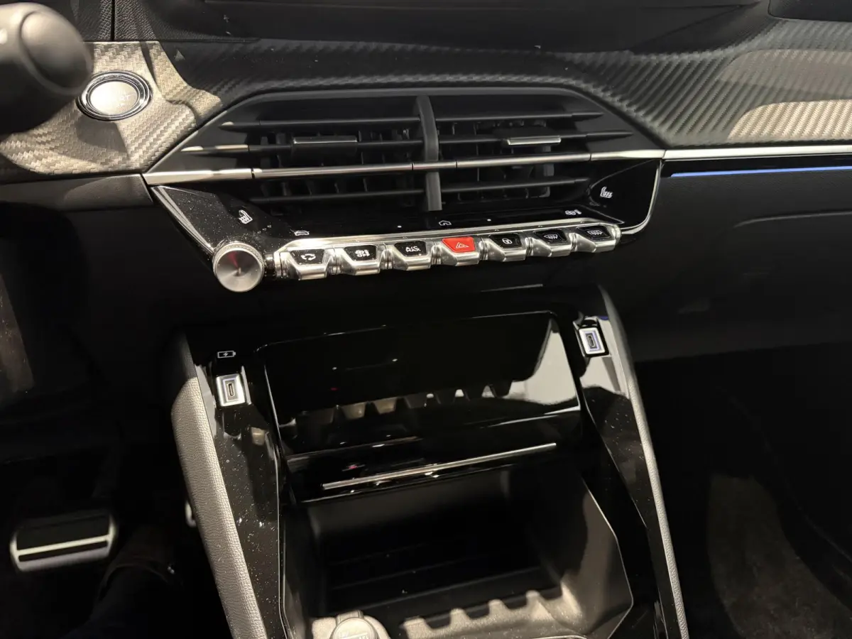1.2 Hybrid 145 e-DCS6 GT | APPLE CARPLAY & ANDROID AUTO | CAMERA VOOR EN ACHTER | MASSAGE STOEL | STOELVERWARMING | DEMO AUTO |