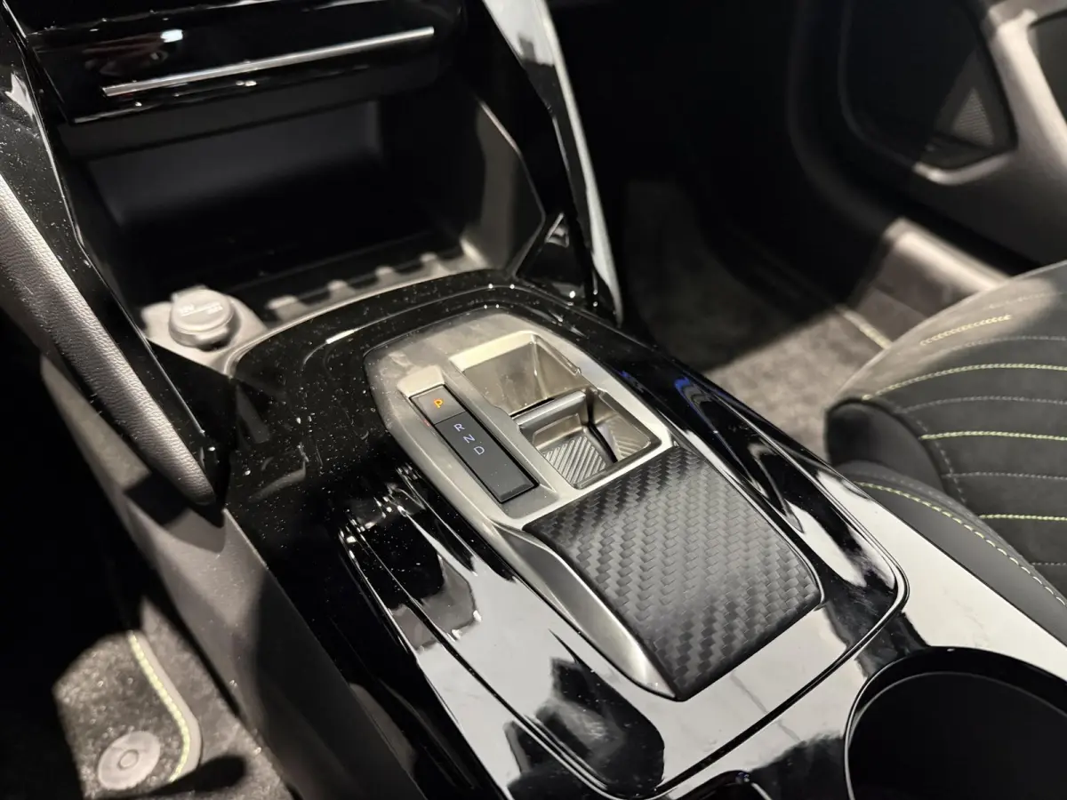 1.2 Hybrid 145 e-DCS6 GT | APPLE CARPLAY & ANDROID AUTO | CAMERA VOOR EN ACHTER | MASSAGE STOEL | STOELVERWARMING | DEMO AUTO |