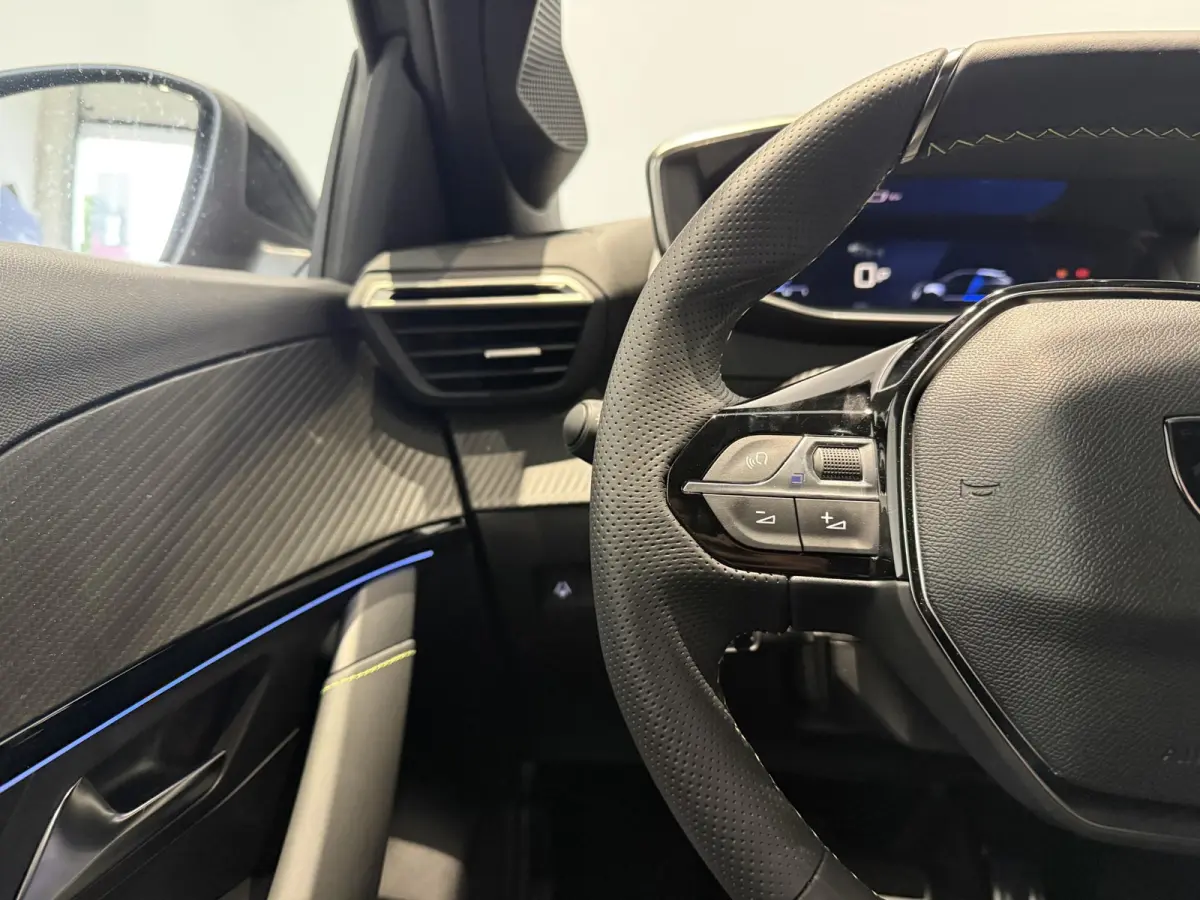 1.2 Hybrid 145 e-DCS6 GT | APPLE CARPLAY & ANDROID AUTO | CAMERA VOOR EN ACHTER | MASSAGE STOEL | STOELVERWARMING | DEMO AUTO |