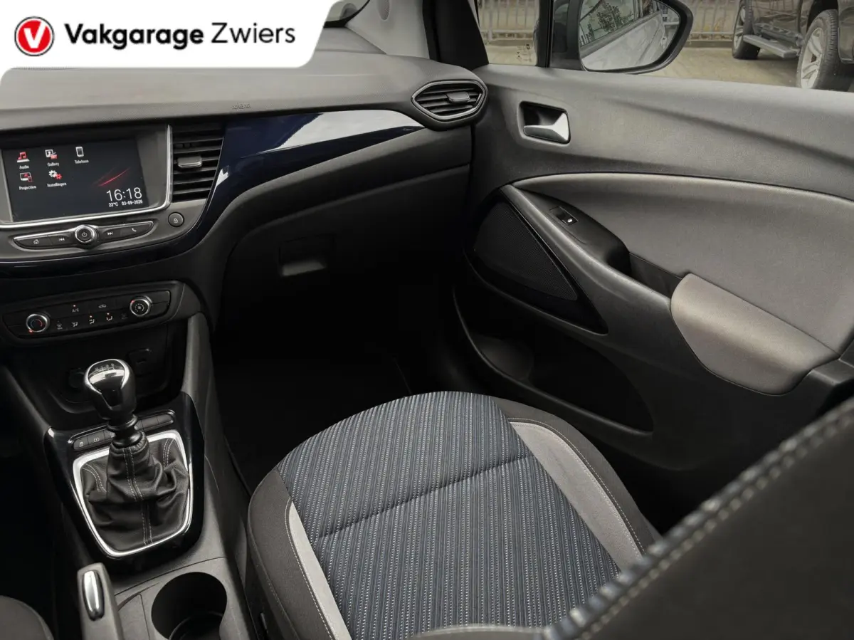1.2 Turbo 120 Jaar Edition Cruise|Carplay|Airco.