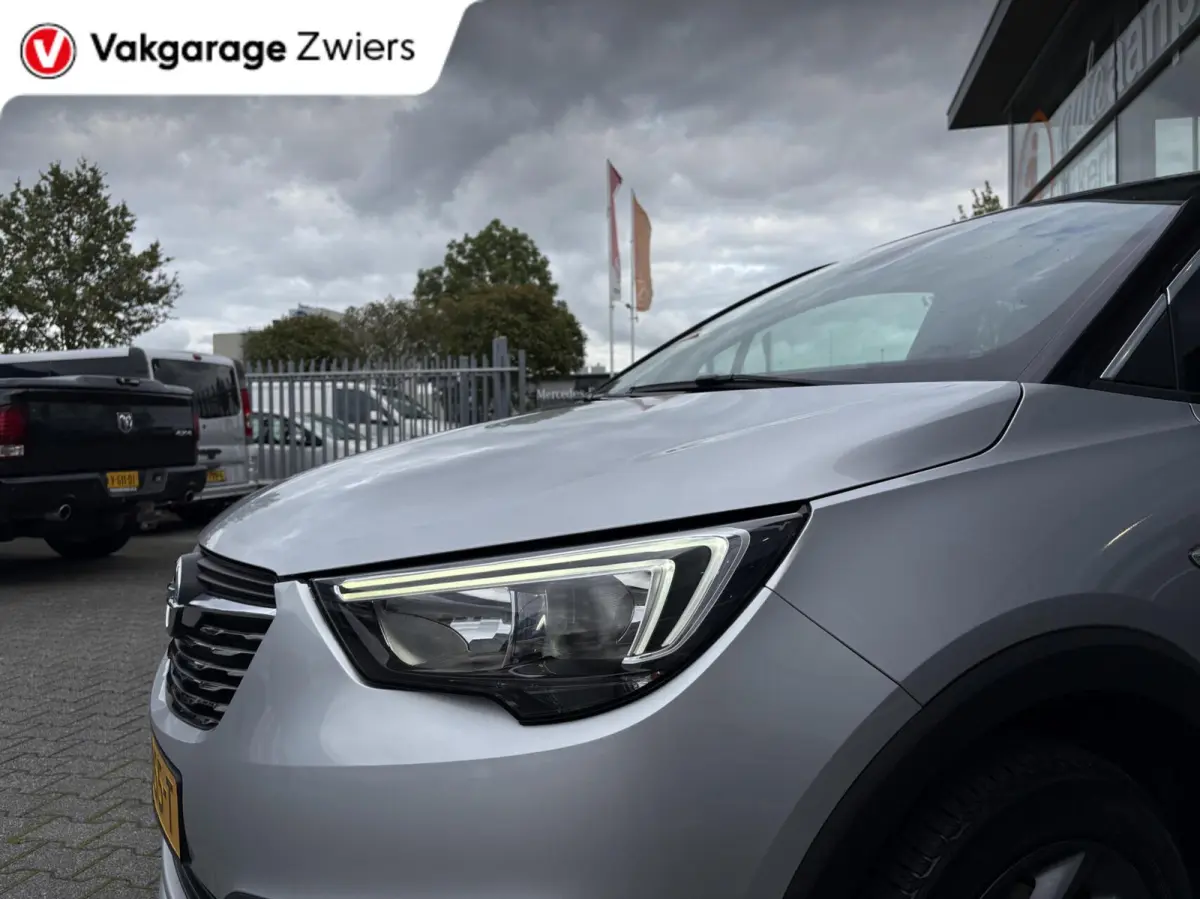 1.2 Turbo 120 Jaar Edition Cruise|Carplay|Airco.