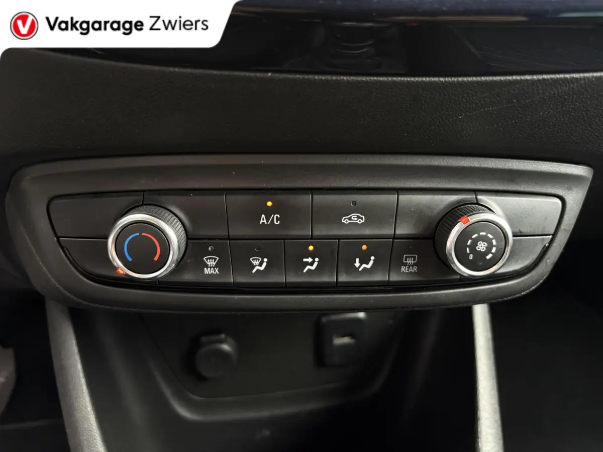 1.2 Turbo 120 Jaar Edition Cruise|Carplay|Airco.