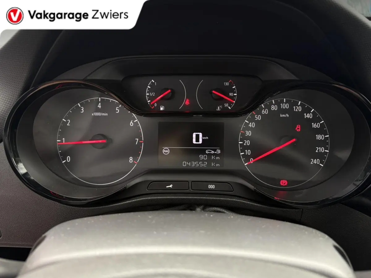 1.2 Turbo 120 Jaar Edition Cruise|Carplay|Airco.