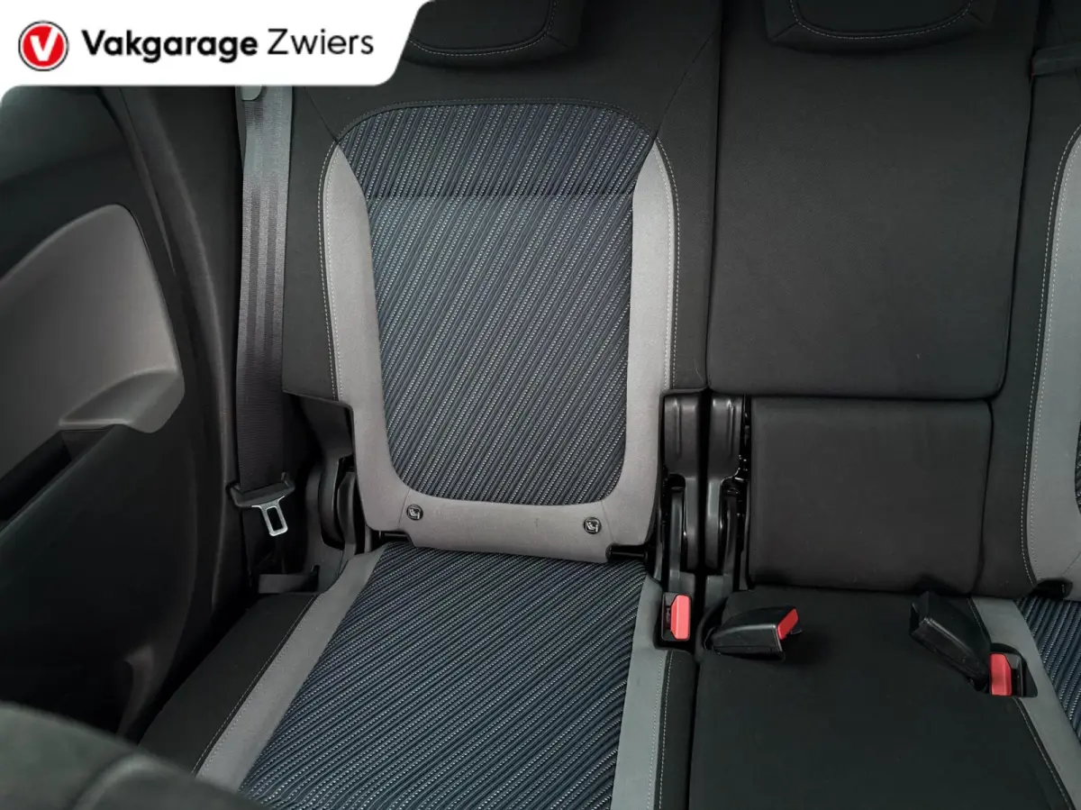 1.2 Turbo 120 Jaar Edition Cruise|Carplay|Airco.