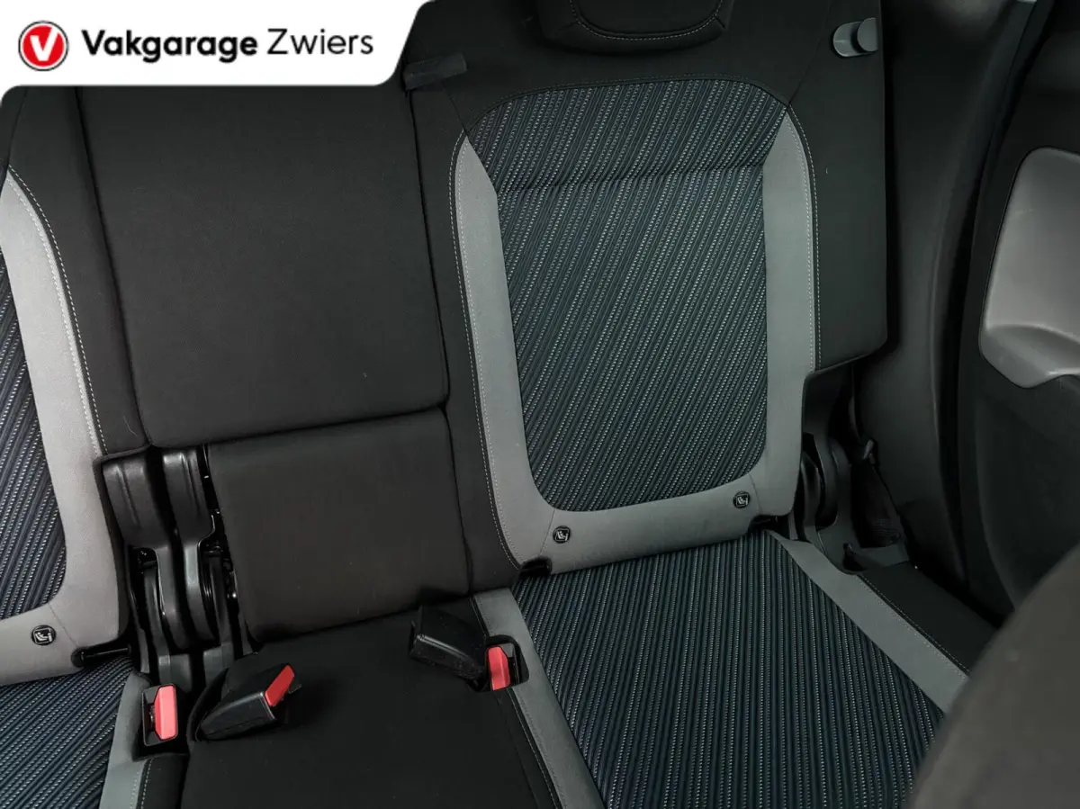 1.2 Turbo 120 Jaar Edition Cruise|Carplay|Airco.