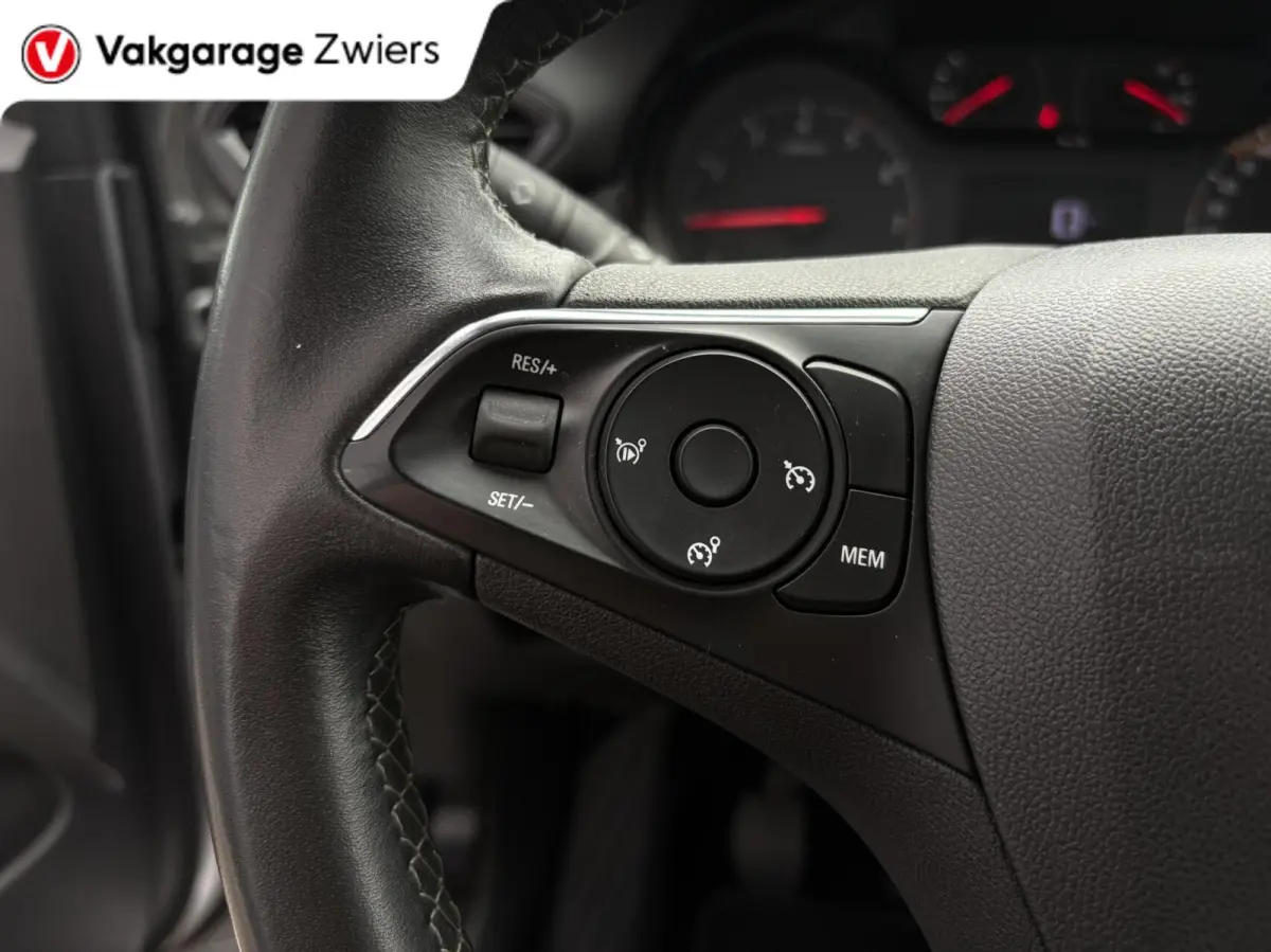 1.2 Turbo 120 Jaar Edition Cruise|Carplay|Airco.