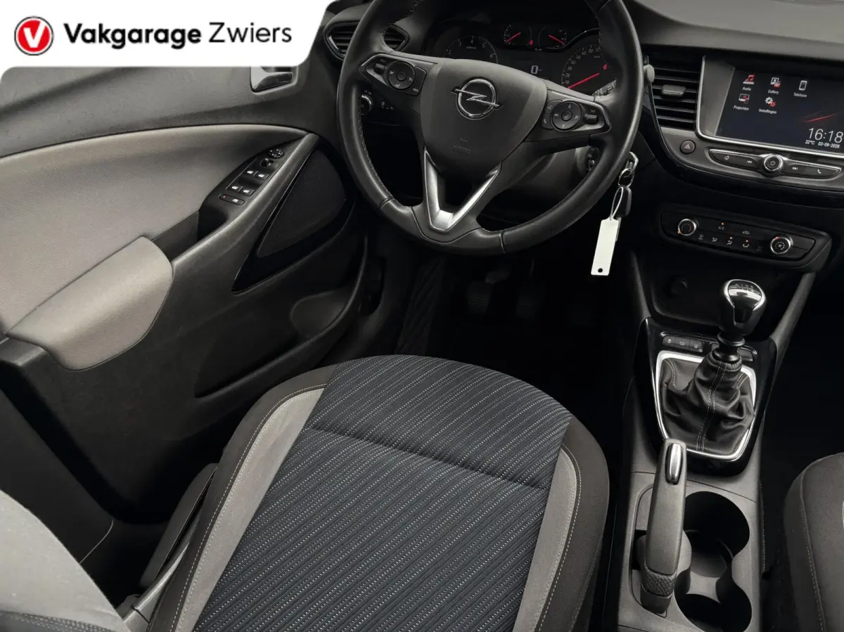 1.2 Turbo 120 Jaar Edition Cruise|Carplay|Airco.