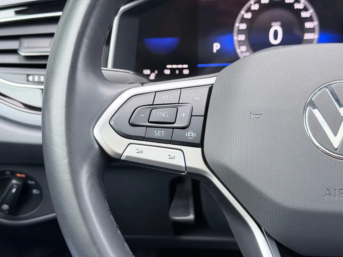 1.5 TSI R-Line Pano/AppleCar/Xenon