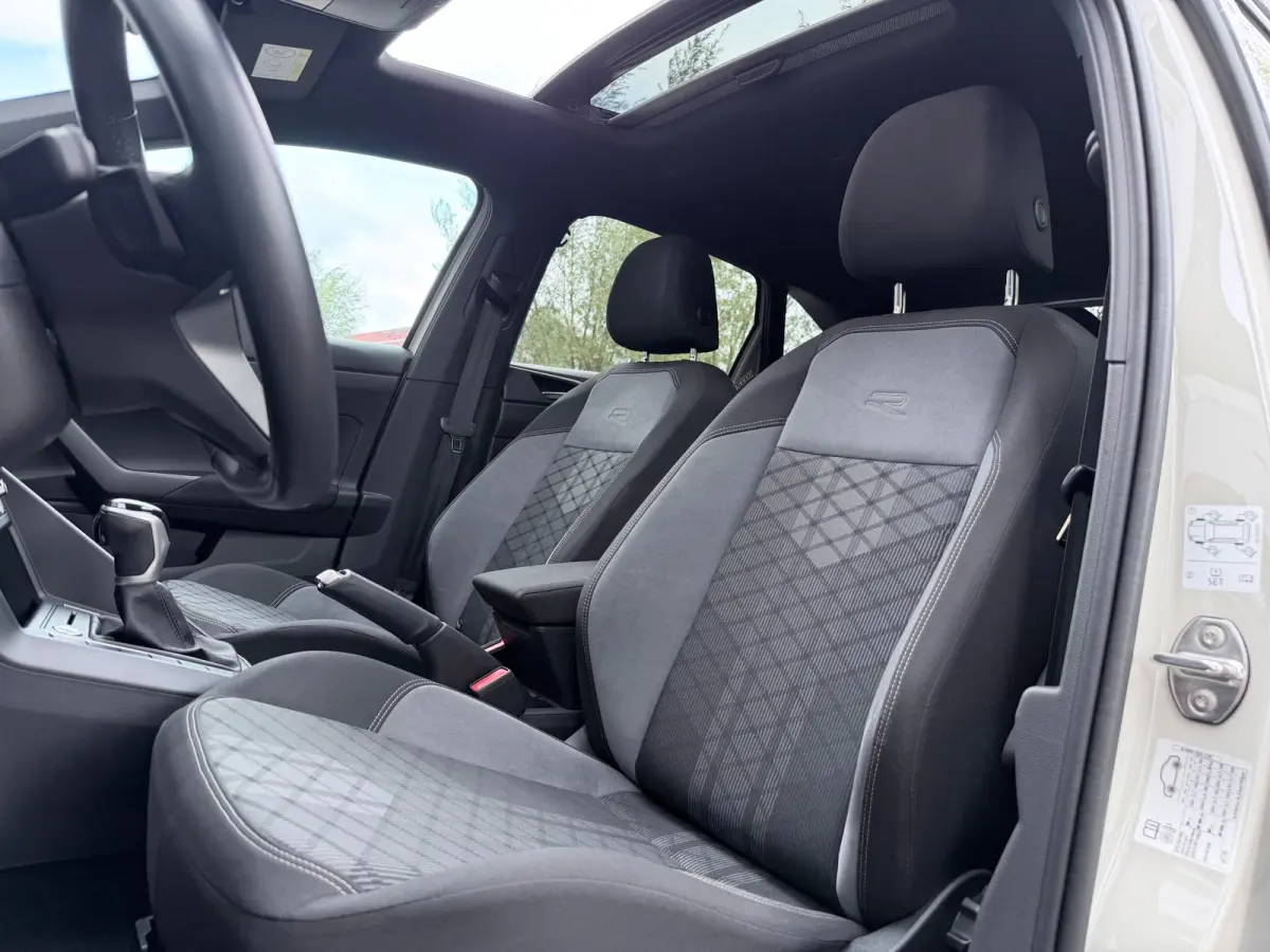 1.5 TSI R-Line Pano/AppleCar/Xenon