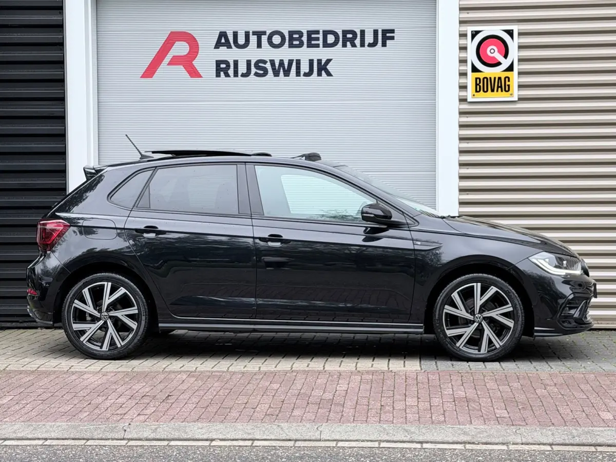 1.0 TSI R-Line Pano/Keyless/Camera