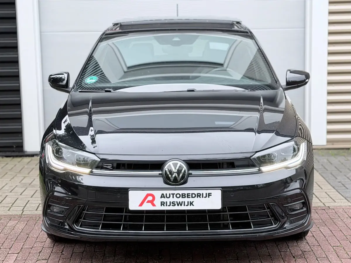 1.0 TSI R-Line Pano/Keyless/Camera