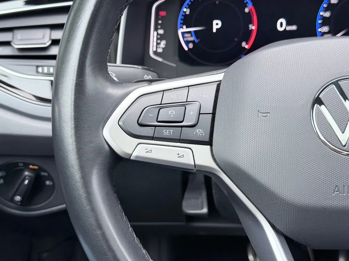 1.0 TSI R-Line Pano/Keyless/Camera