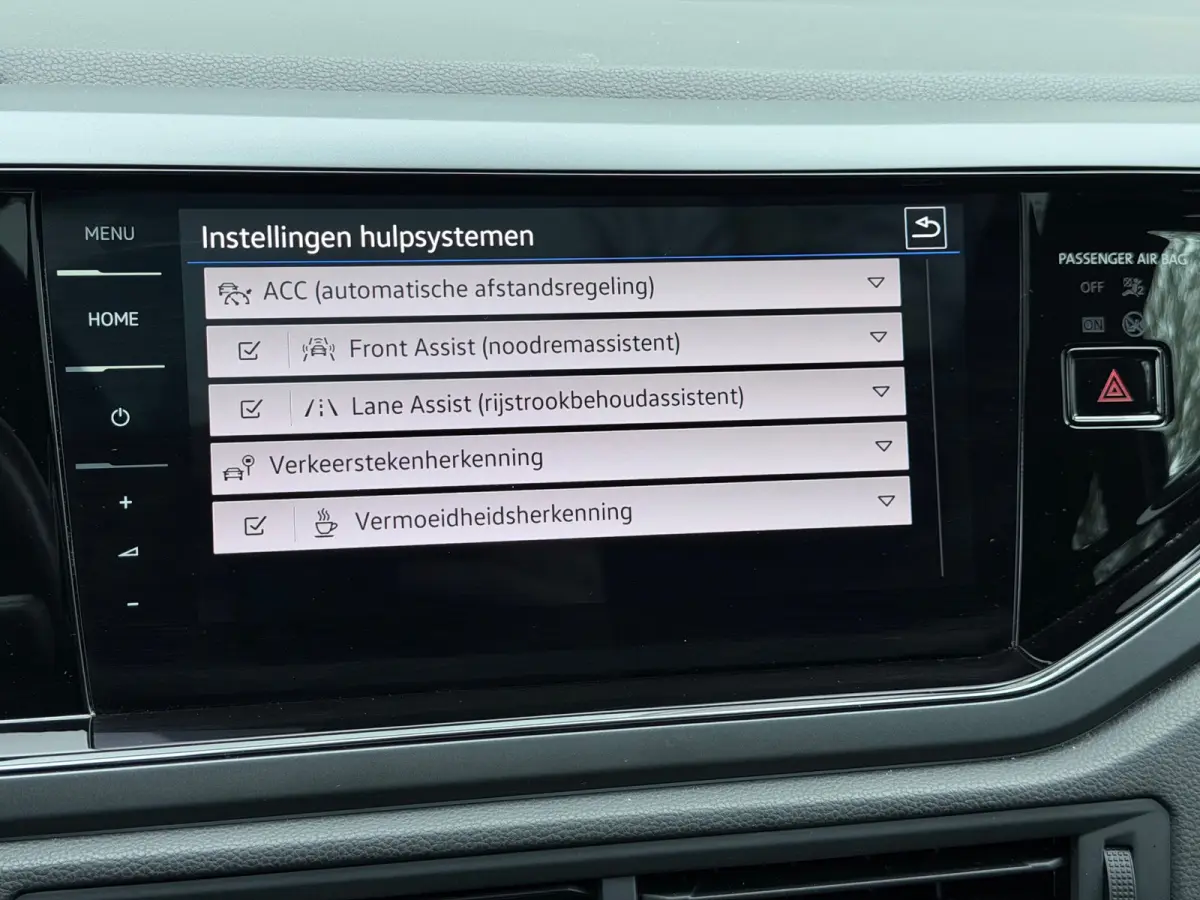 1.0 TSI R-Line Pano/Keyless/Camera