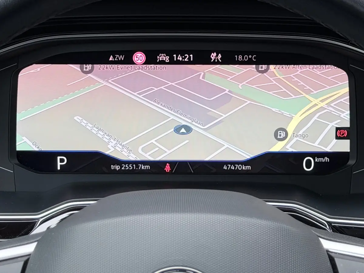 1.0 TSI R-Line Pano/Keyless/Camera