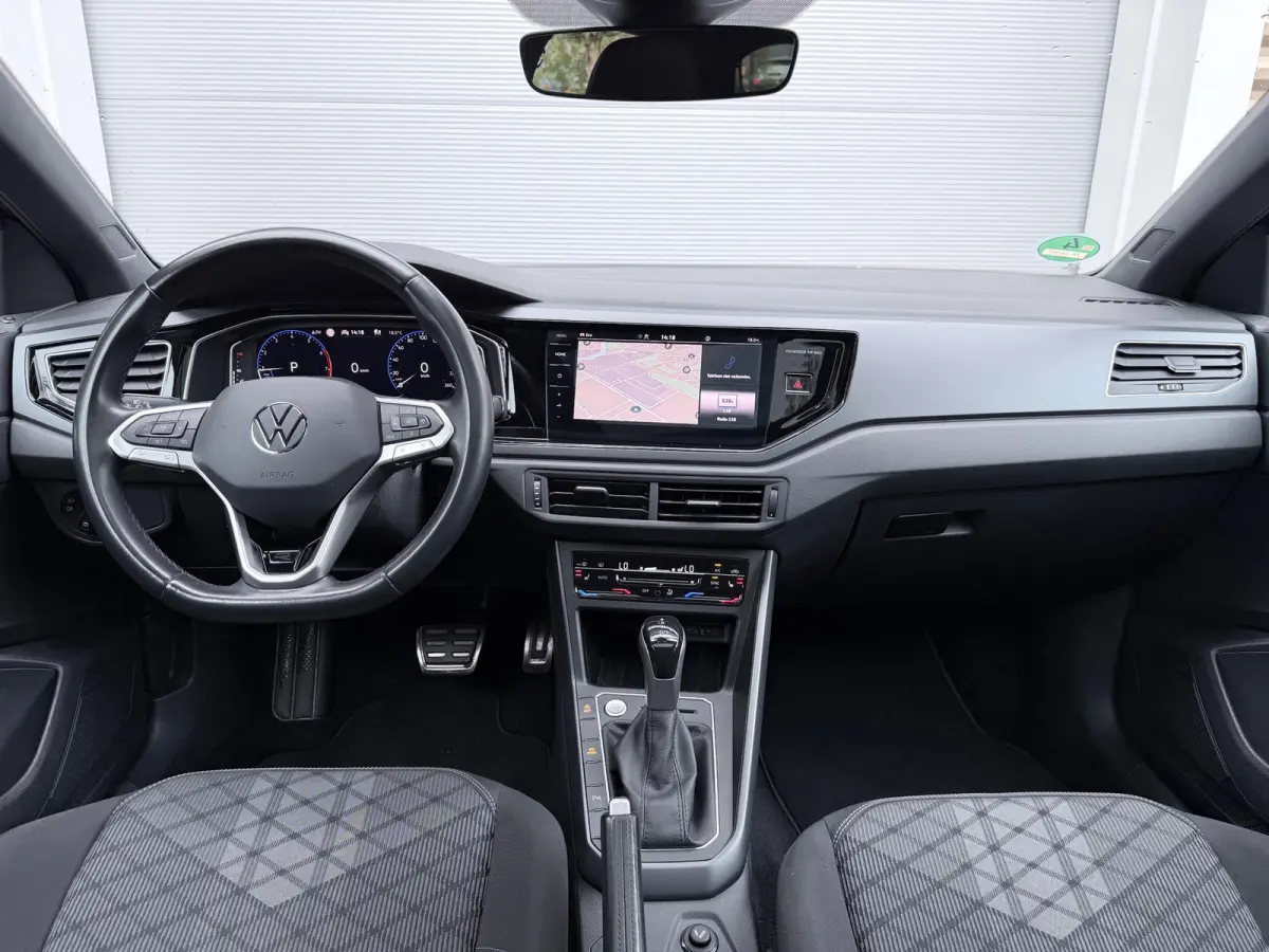 1.0 TSI R-Line Pano/Keyless/Camera