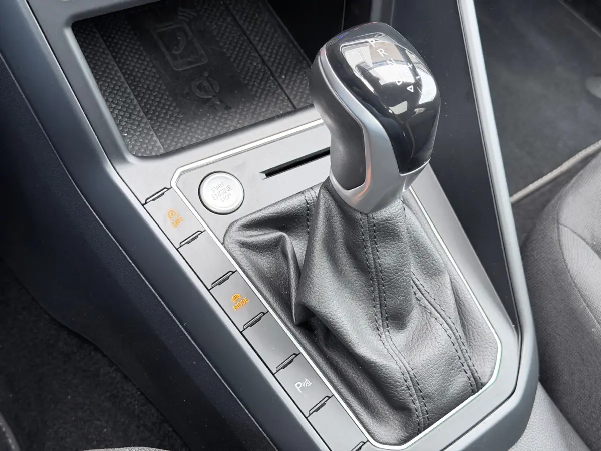 1.0 TSI R-Line Pano/Keyless/Camera