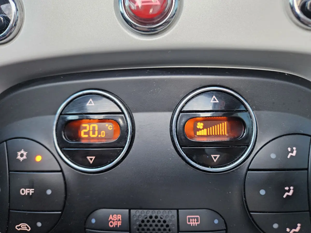 1.2 Rockstar Cabrio! Automaat! Leuke/Nette Auto! Xenon! Leer! Airco/Clima! Cruise Control!