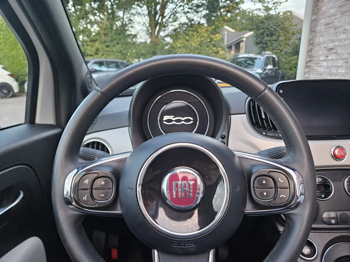 1.2 Rockstar Cabrio! Automaat! Leuke/Nette Auto! Xenon! Leer! Airco/Clima! Cruise Control!