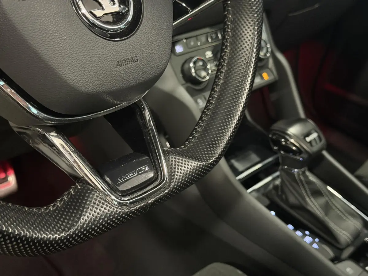 1.5 TSI Sportline Business | Trekhaak | Panorama dak | Hoge instap |