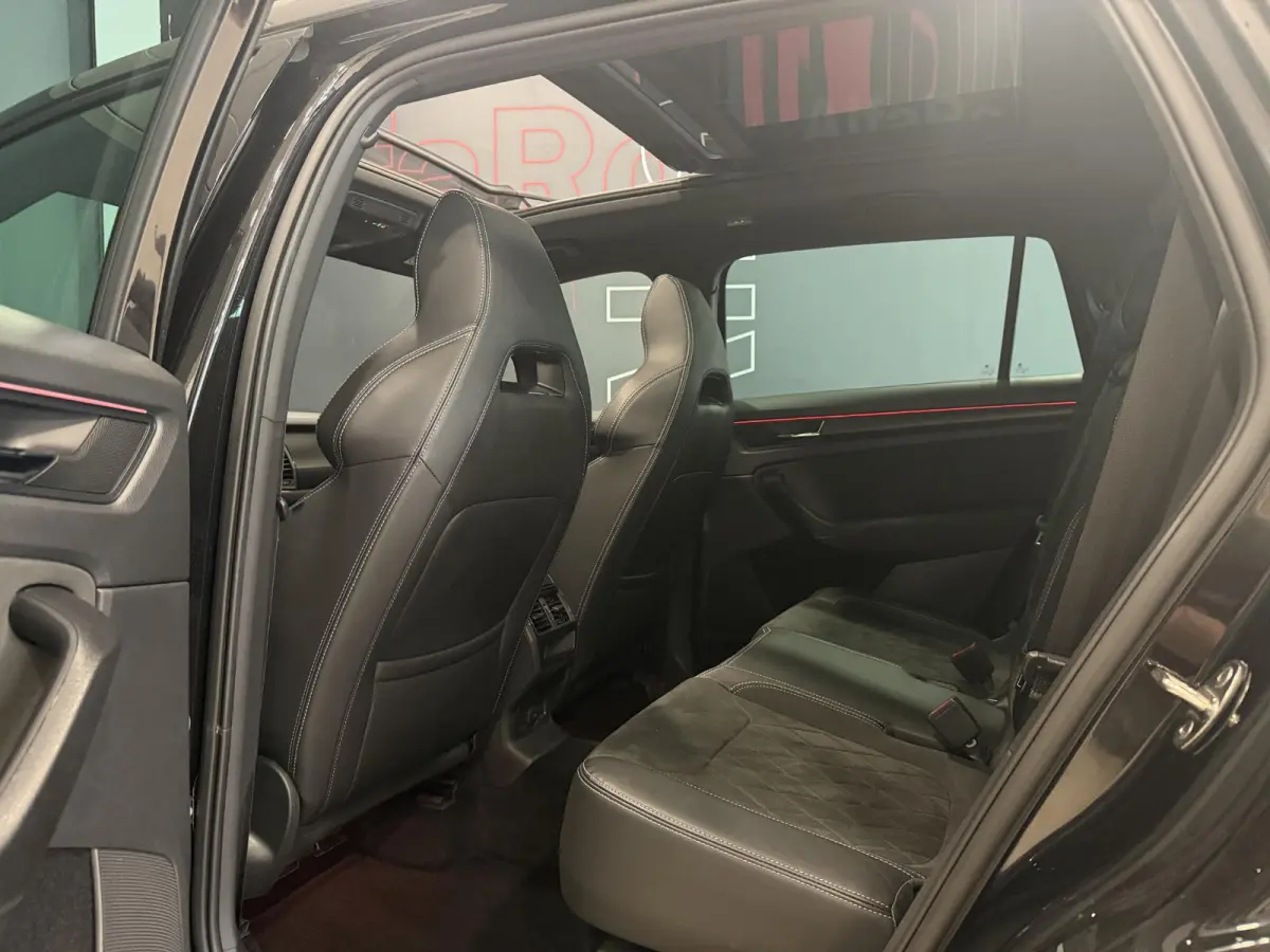 1.5 TSI Sportline Business | Trekhaak | Panorama dak | Hoge instap |
