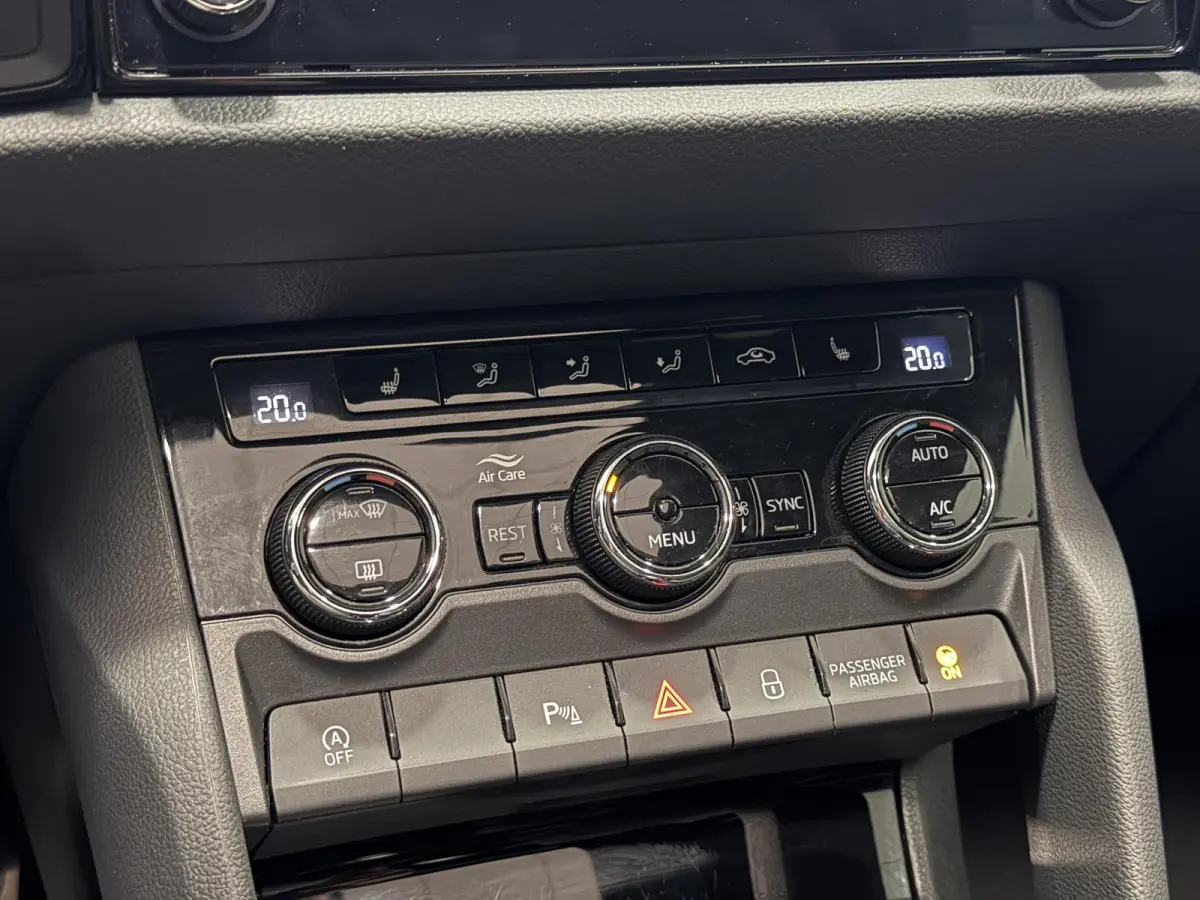 1.5 TSI Sportline Business | Trekhaak | Panorama dak | Hoge instap |