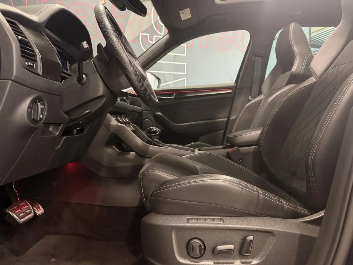 1.5 TSI Sportline Business | Trekhaak | Panorama dak | Hoge instap |
