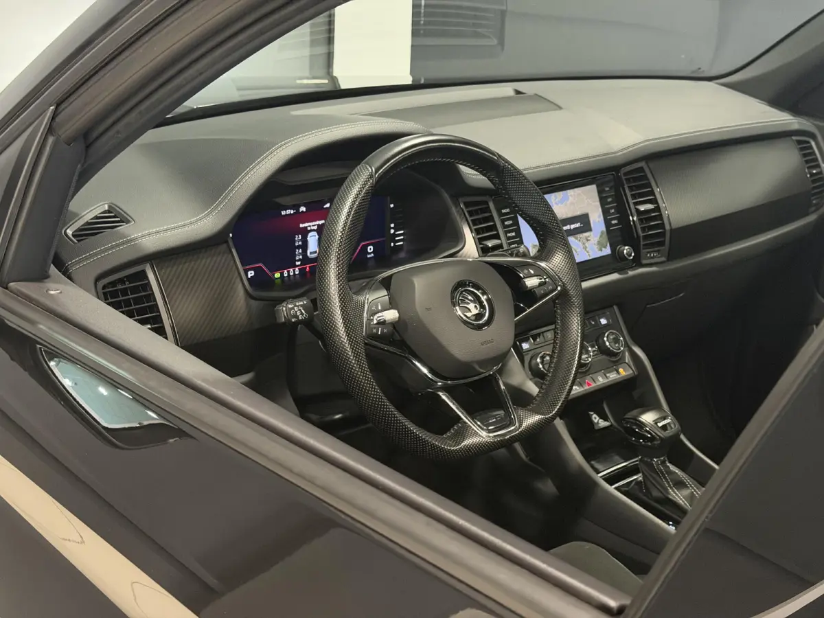 1.5 TSI Sportline Business | Trekhaak | Panorama dak | Hoge instap |