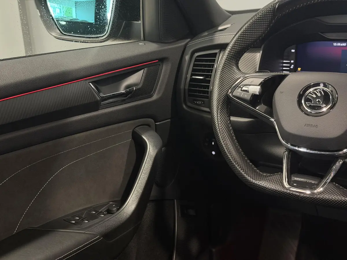 1.5 TSI Sportline Business | Trekhaak | Panorama dak | Hoge instap |