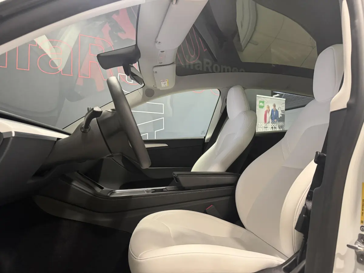 RWD 58 kWh | Trekhaak | SOH 94,3% | Wit leder interieur |