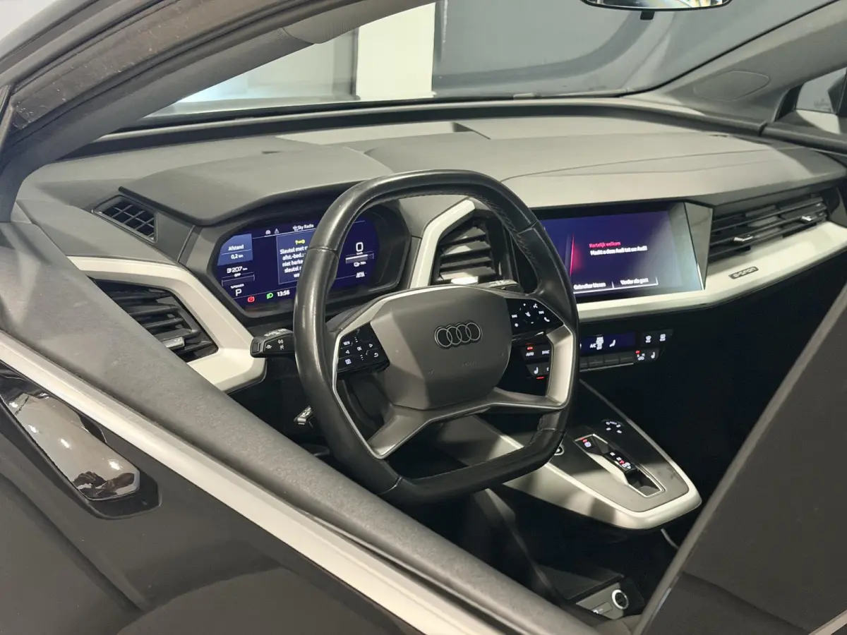 35 Launch edition 55 kWh | SOH 91,26% | Navigatie | Hoge instap |