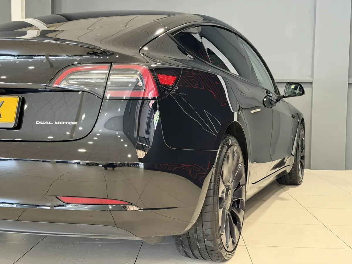 Long Range AWD 75 kWh | Performance wielen | SOH 93,9% |