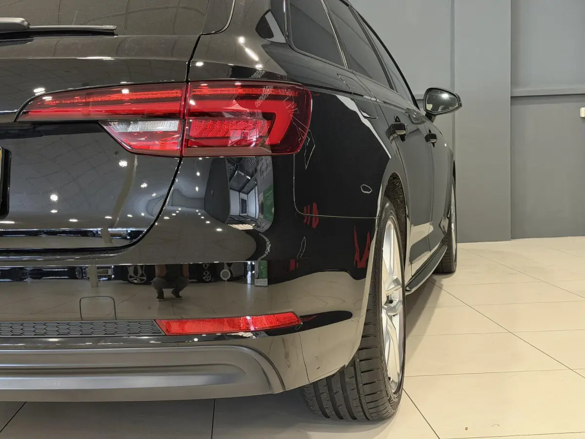 1.4 TFSI Sport S line black edition | Climate | Smartphone | Winterbanden set |