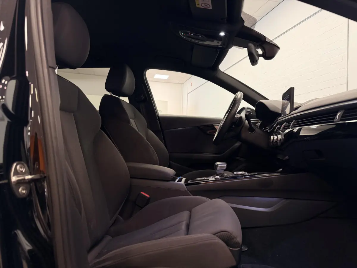 1.4 TFSI Sport S line black edition | Climate | Smartphone | Winterbanden set |