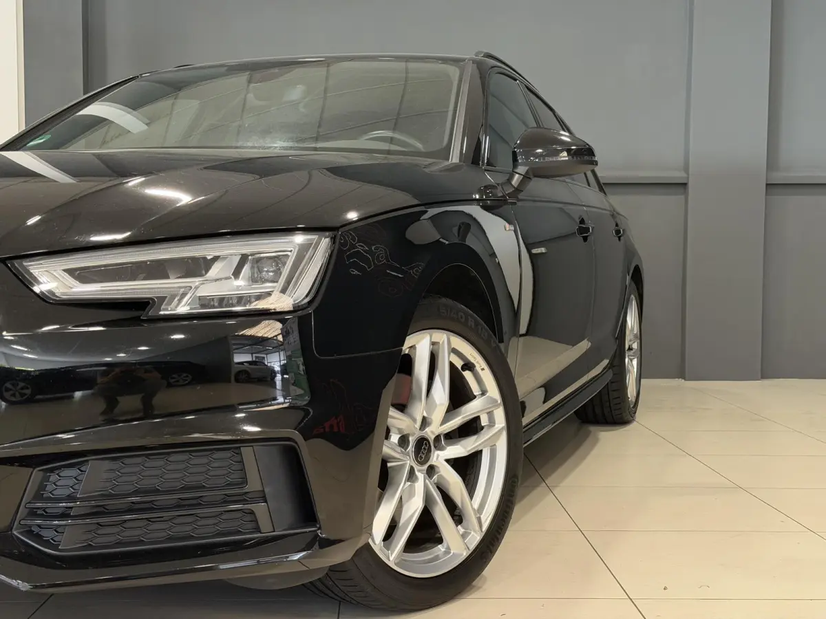 1.4 TFSI Sport S line black edition | Climate | Smartphone | Winterbanden set |