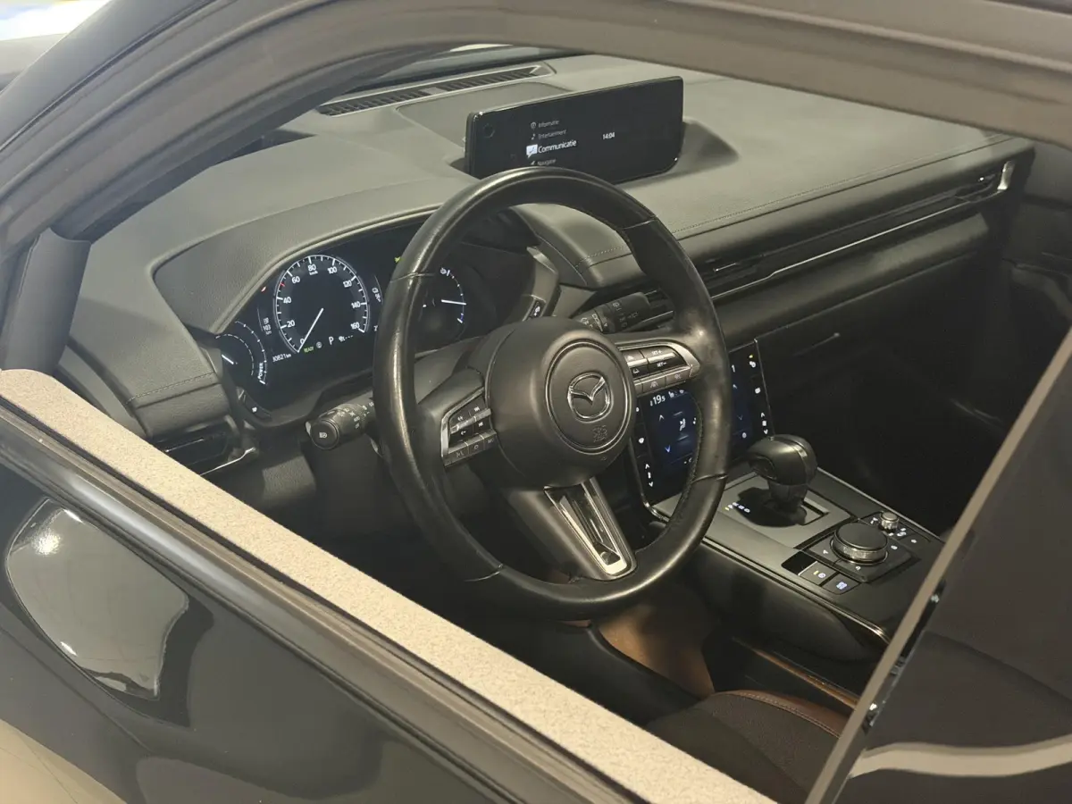e-SkyActiv 145 Makoto 36 kWh | Panorama dak | SOH 94% | BOSE geluidsysteem |