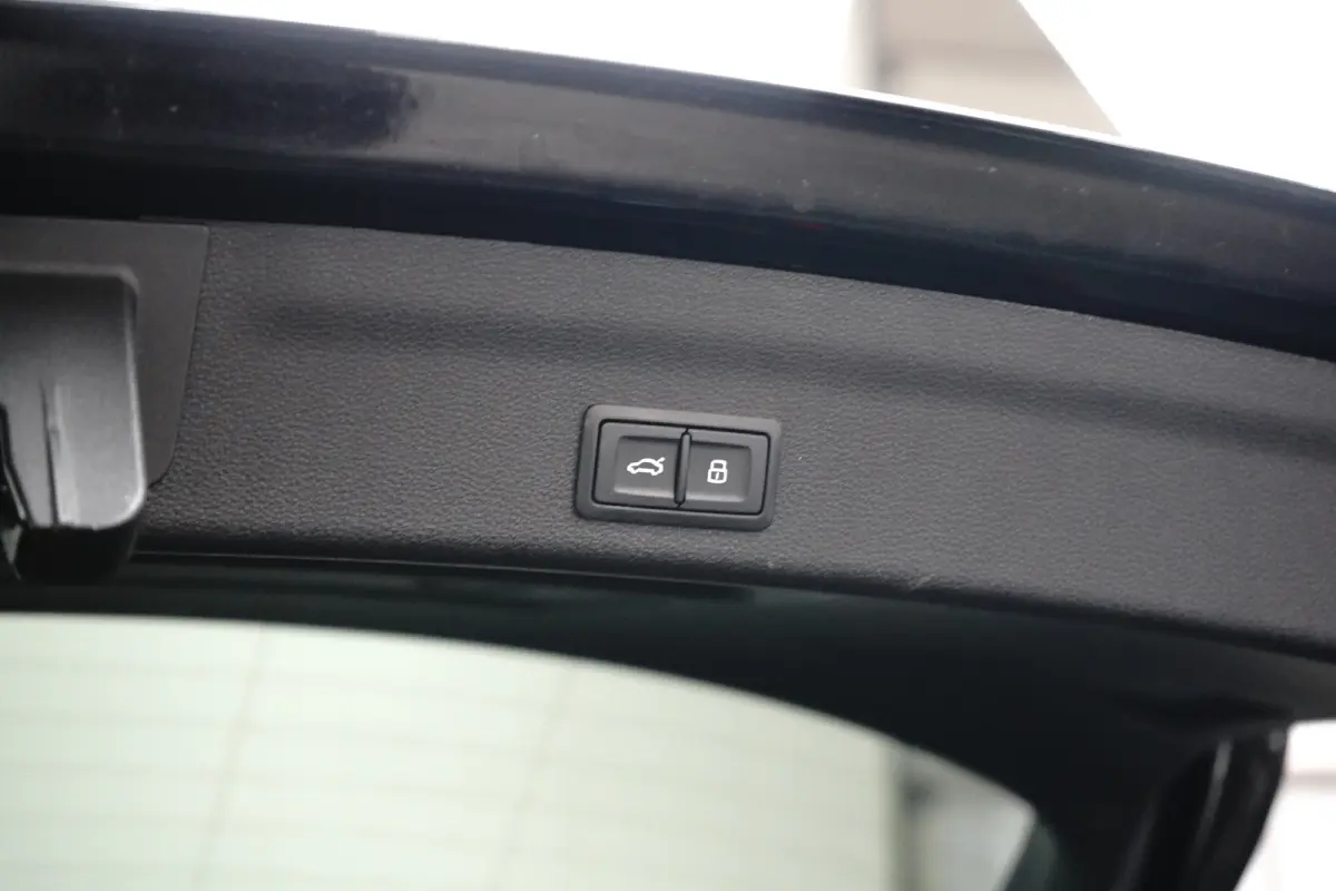 50 TFSIe 300PK Quattro Business Edition | TREKHAAK | NAVIGATIE | CAMERA | STOEL + STUURVERW. | ELEKTR. A. KLEP | LED