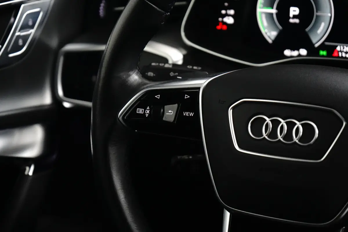 50 TFSIe 300PK Quattro Business Edition | TREKHAAK | NAVIGATIE | CAMERA | STOEL + STUURVERW. | ELEKTR. A. KLEP | LED