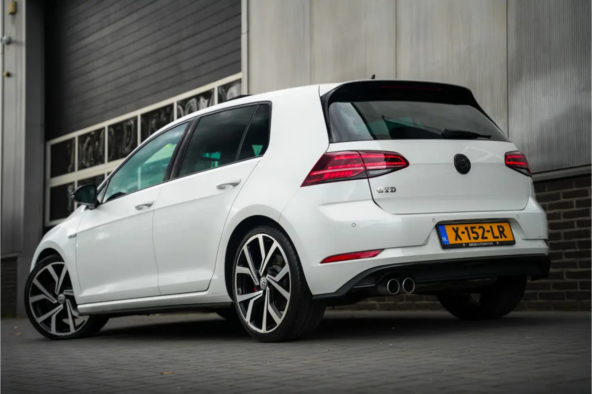 7.5 2.0 TDI GTD 184 pk /Automaat/ Pano-Dak/ Sport-Stoelen/ Stoel.Verw/ Adap.Cruise/ Led-Koplamp/ Virtual/ Camera/ 19'' LMV