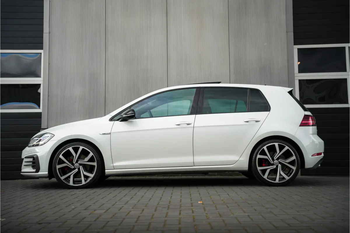 7.5 2.0 TDI GTD 184 pk /Automaat/ Pano-Dak/ Sport-Stoelen/ Stoel.Verw/ Adap.Cruise/ Led-Koplamp/ Virtual/ Camera/ 19'' LMV