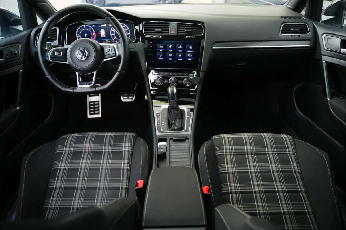 7.5 2.0 TDI GTD 184 pk /Automaat/ Pano-Dak/ Sport-Stoelen/ Stoel.Verw/ Adap.Cruise/ Led-Koplamp/ Virtual/ Camera/ 19'' LMV