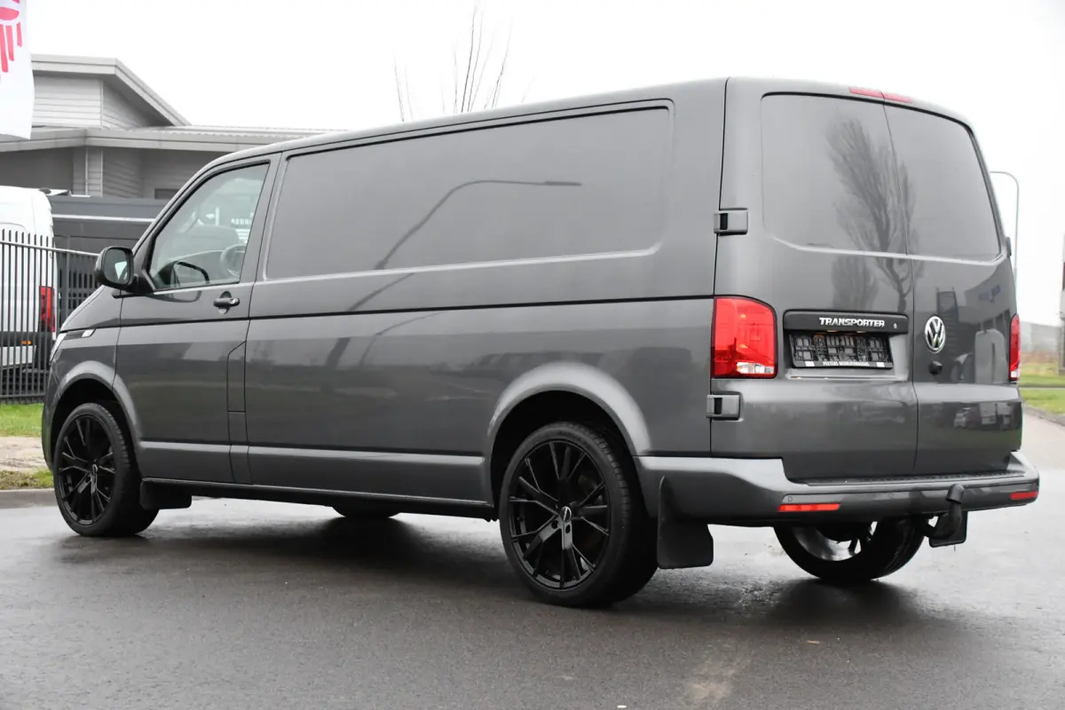 2.0 TDI L2H1 30 PB Edition Highline Adaptieve Cruise, LED, Sensoren, Carplay, 150PK, Automaat, LED, Standkachel, NAVI, UNIEK!