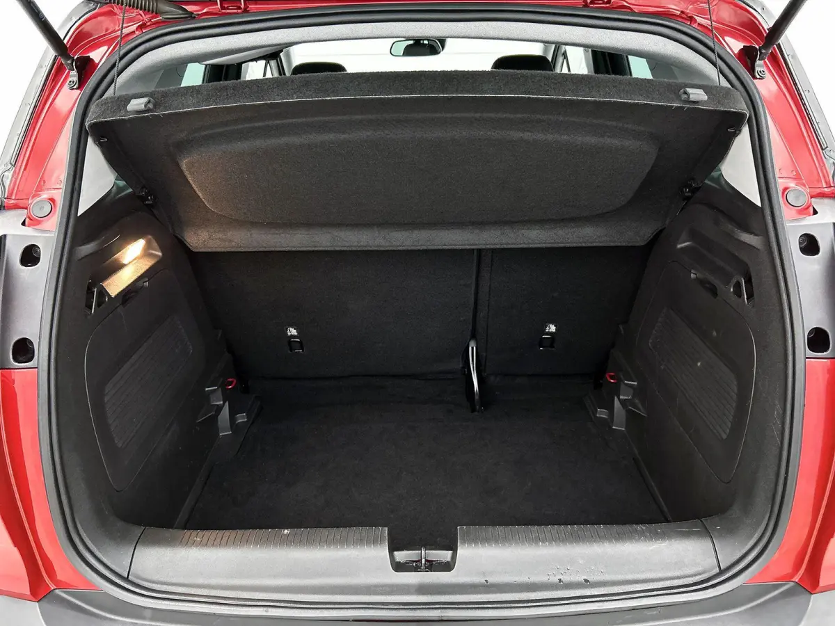 1.2 Turbo GS Line | 110pk | Navigatie | 41.000km | 17" Zwarte Velgen | Hoge Instap! |
