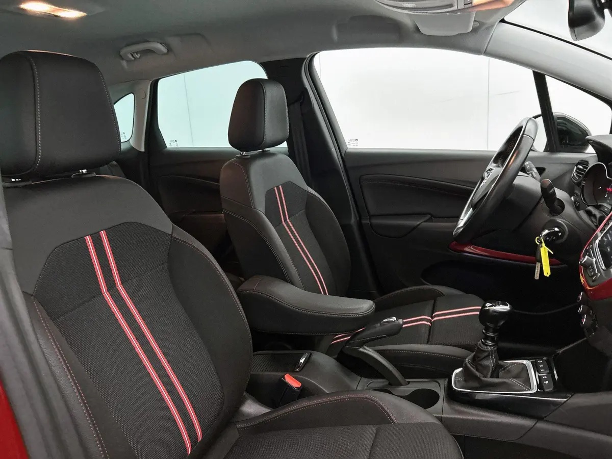 1.2 Turbo GS Line | 110pk | Navigatie | 41.000km | 17" Zwarte Velgen | Hoge Instap! |