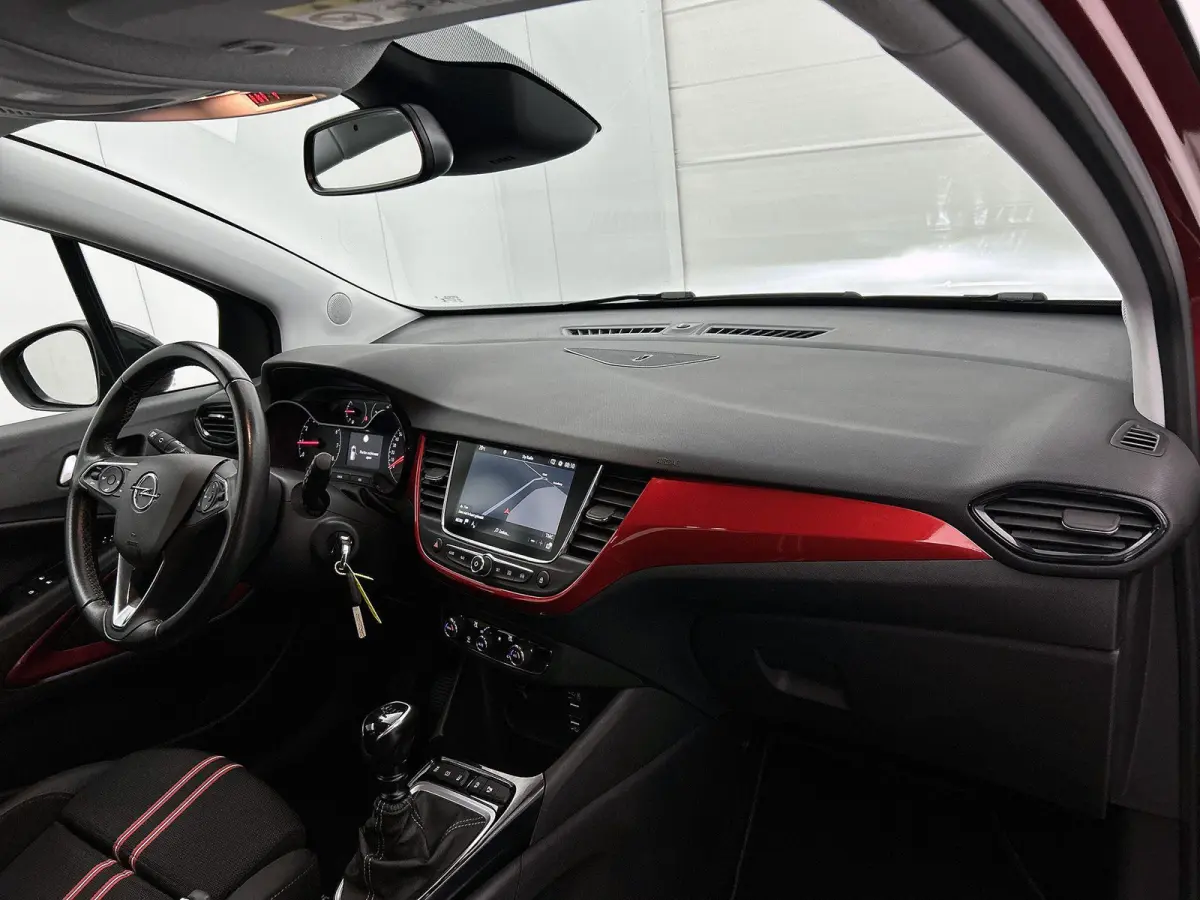 1.2 Turbo GS Line | 110pk | Navigatie | 41.000km | 17" Zwarte Velgen | Hoge Instap! |