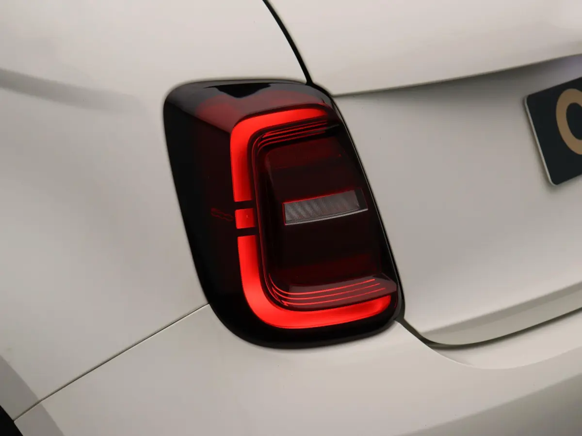 Icon 42 kWh | 320km WLTP | 85KWh Snelladen | Cruise control | Apple Carplay & Android Auto |
